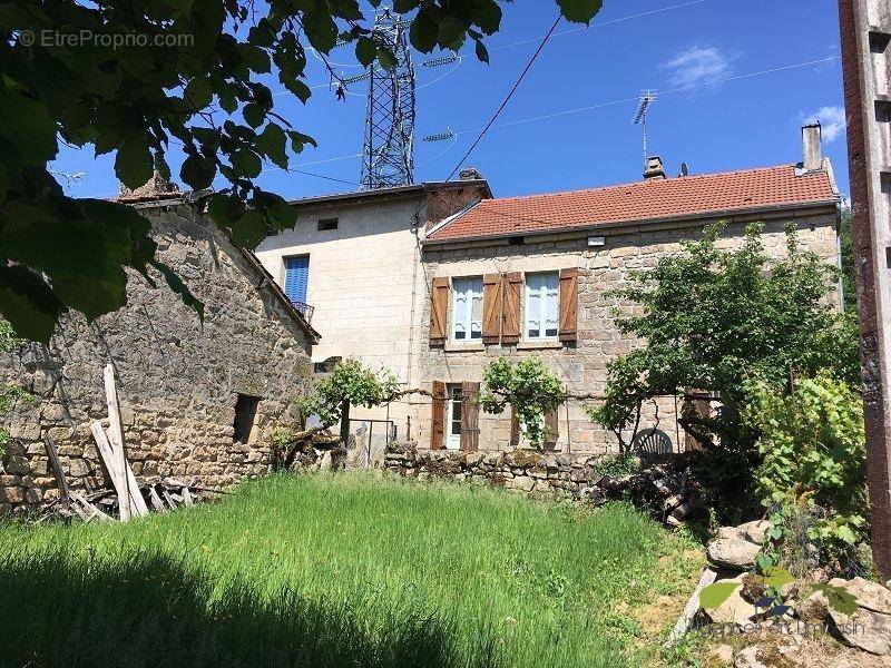 Maison à PEYRAT-LE-CHATEAU