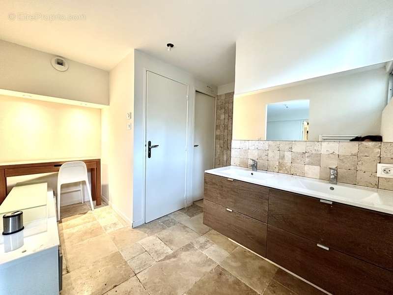 Appartement à MARSEILLE-9E