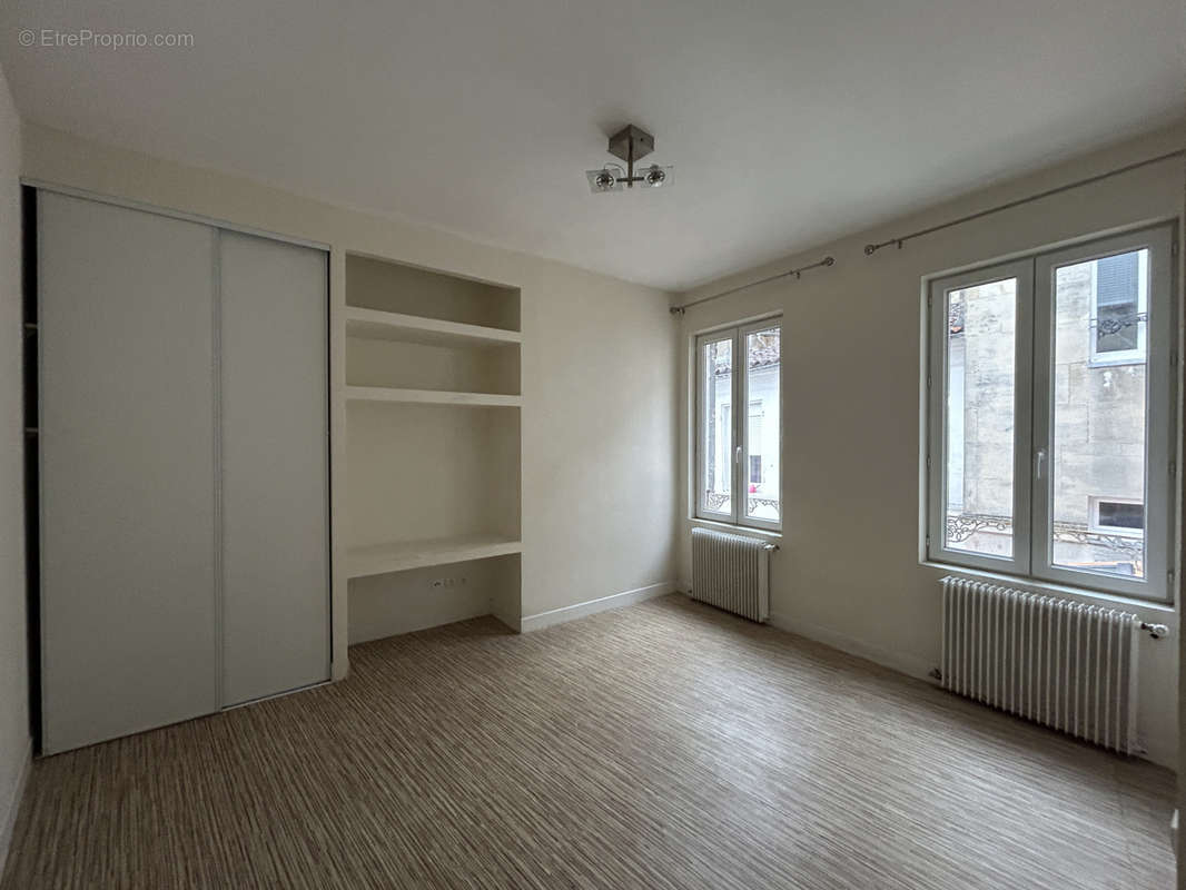 Appartement à COGNAC