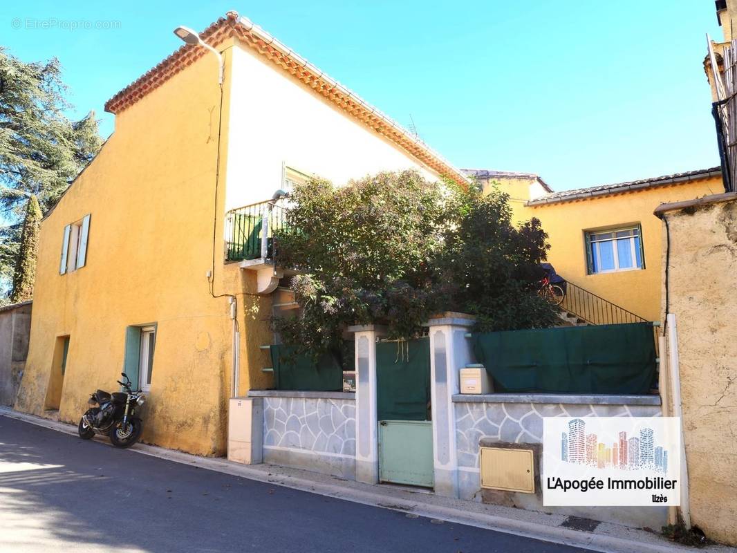 Appartement à UZES