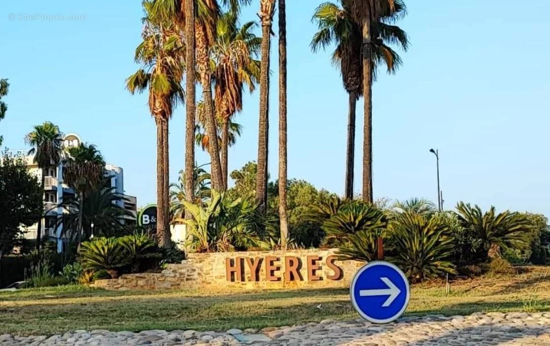 Appartement à HYERES