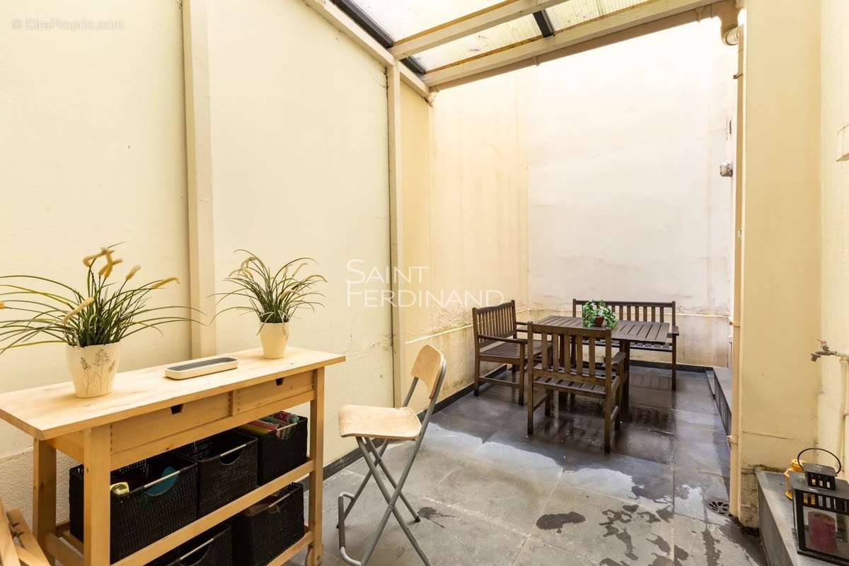 Appartement à PARIS-17E