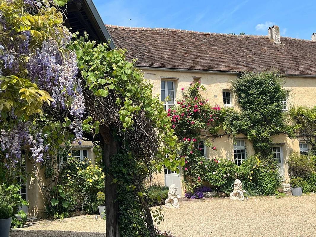 Maison à SAINT-NOM-LA-BRETECHE