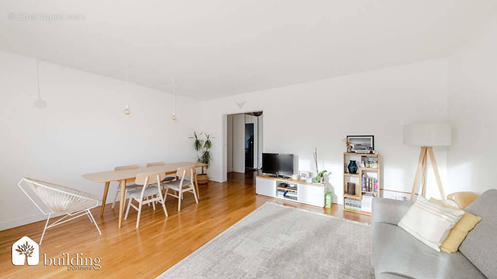 Appartement à COURBEVOIE