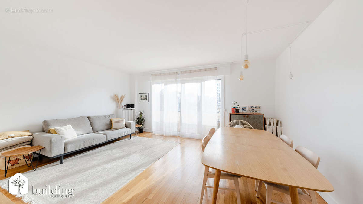 Appartement à COURBEVOIE