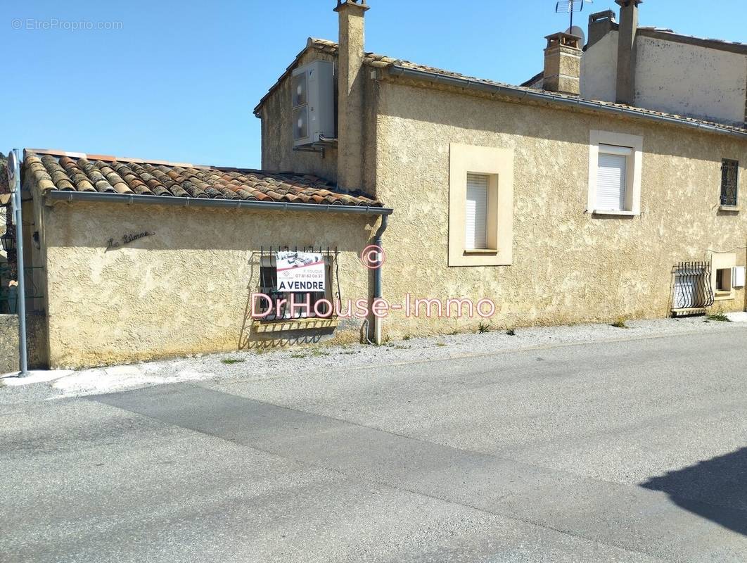 Maison à CHATEAUNEUF-VAL-SAINT-DONAT