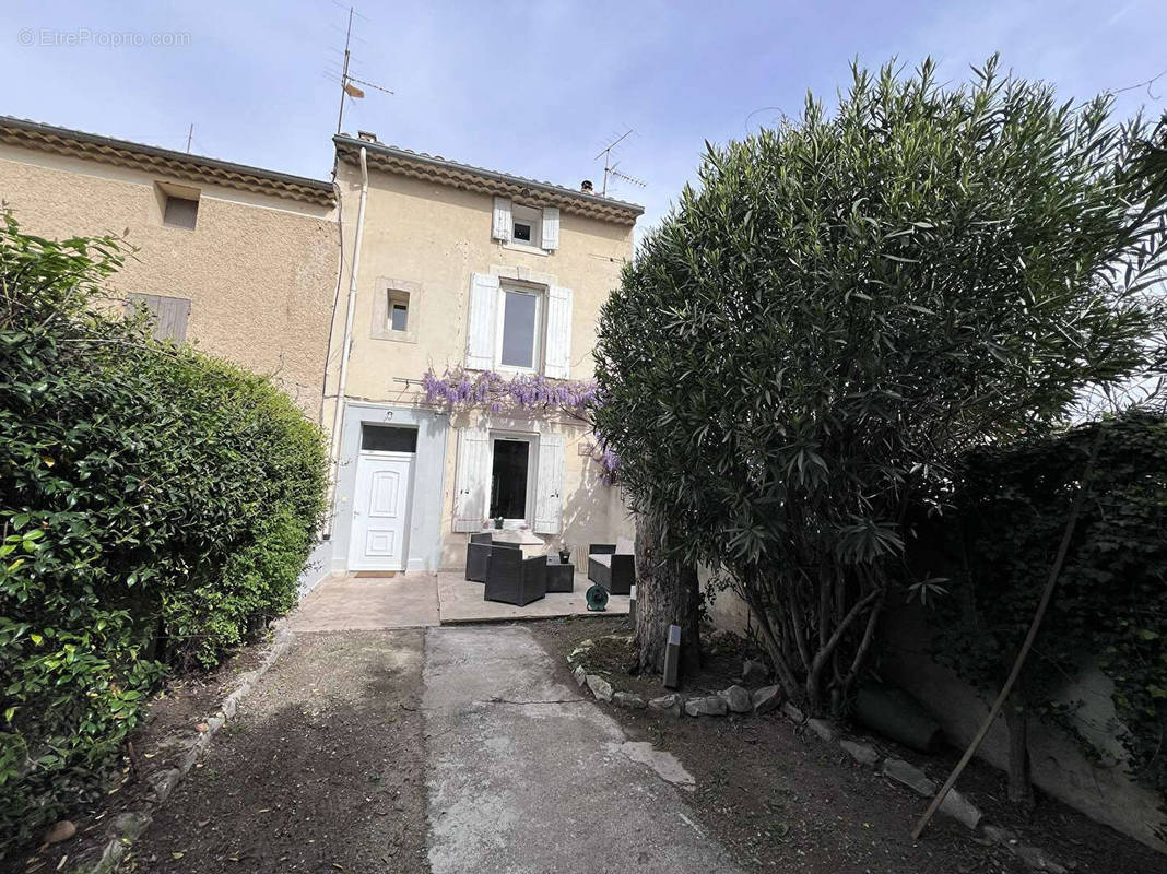 Maison à SAINT-SATURNIN-LES-AVIGNON