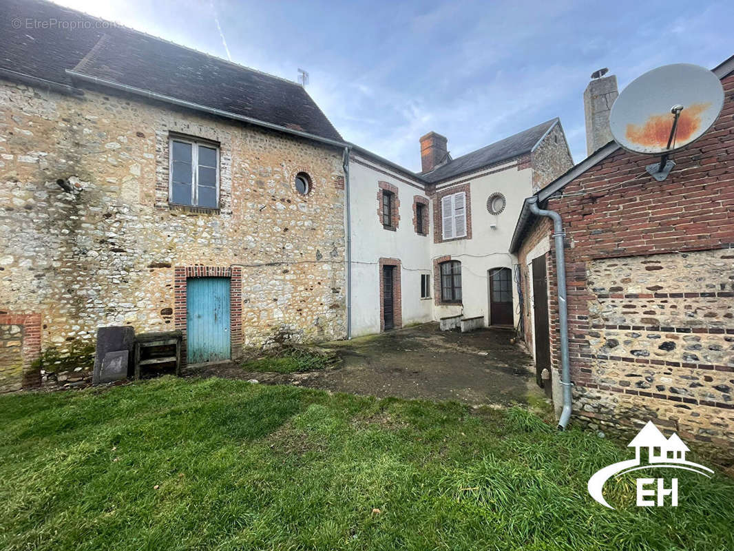 Maison à MOULINS-LA-MARCHE