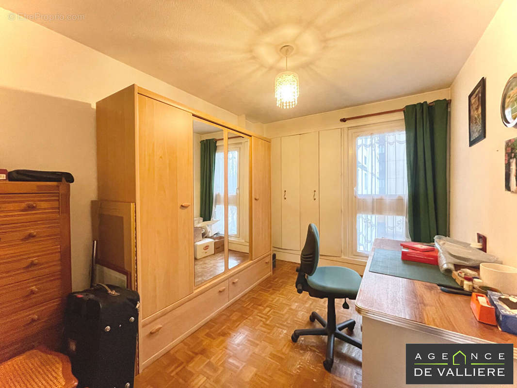 Appartement à NANTERRE