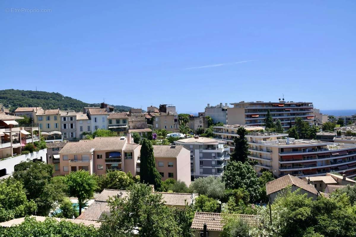 Appartement à LE CANNET