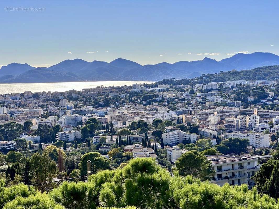 Appartement à LE CANNET