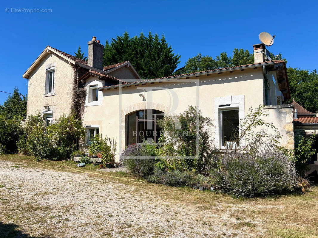 Maison à TRELISSAC