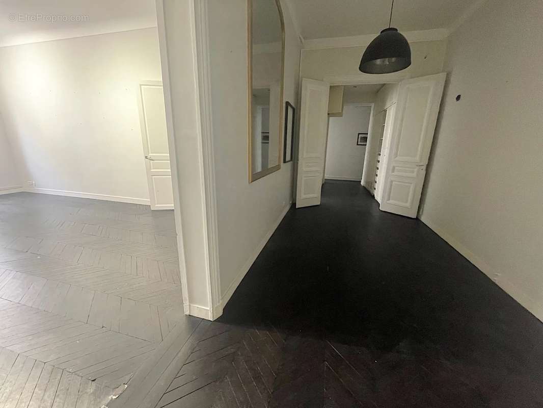 Appartement à PARIS-8E