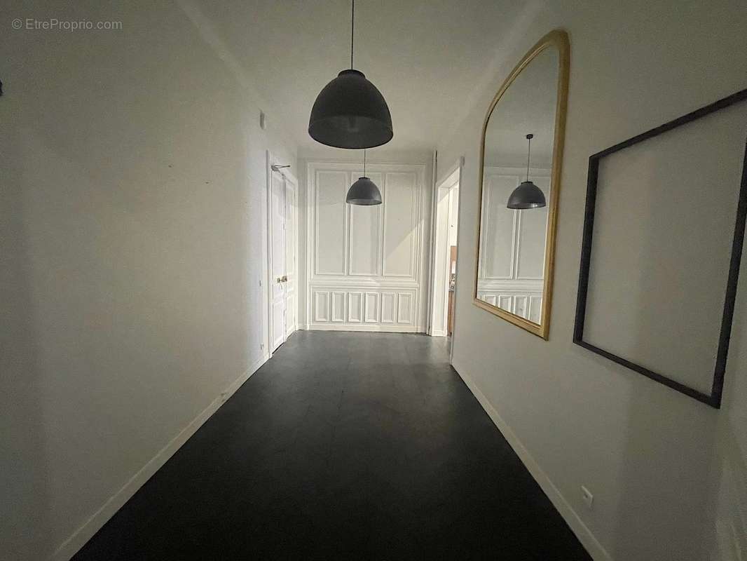 Appartement à PARIS-8E