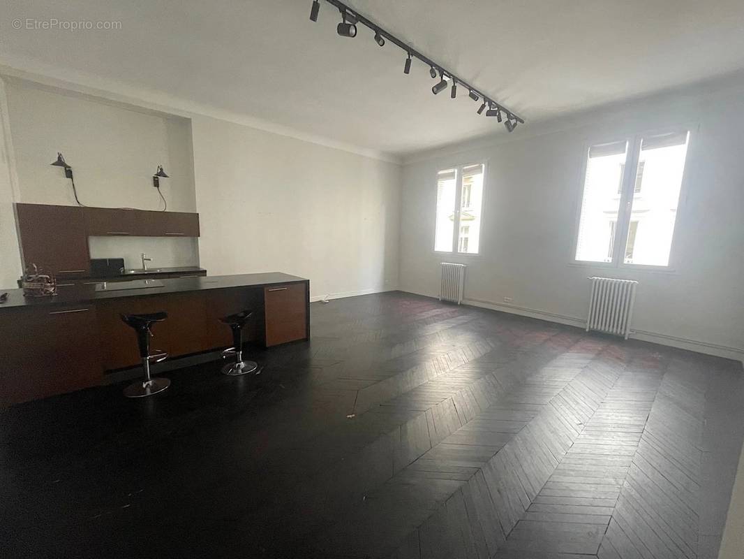 Appartement à PARIS-8E