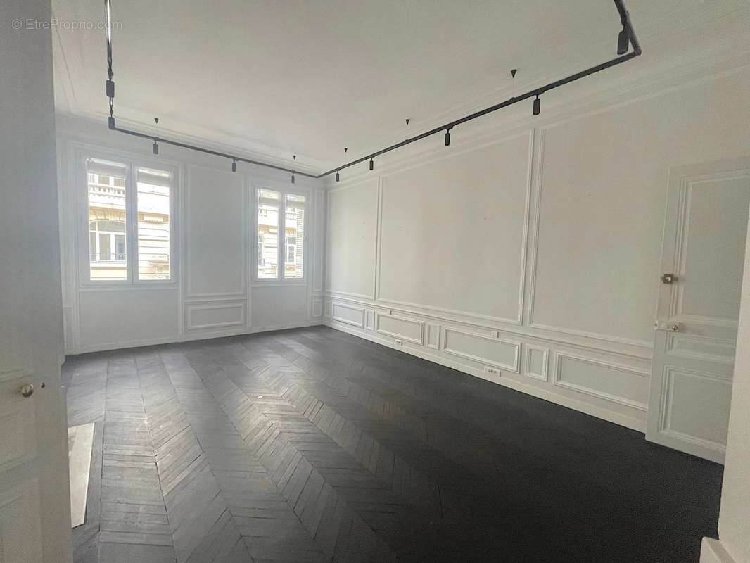 Appartement à PARIS-8E