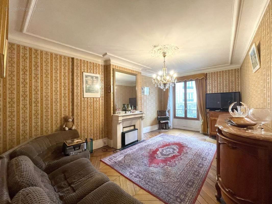 Appartement à PARIS-18E