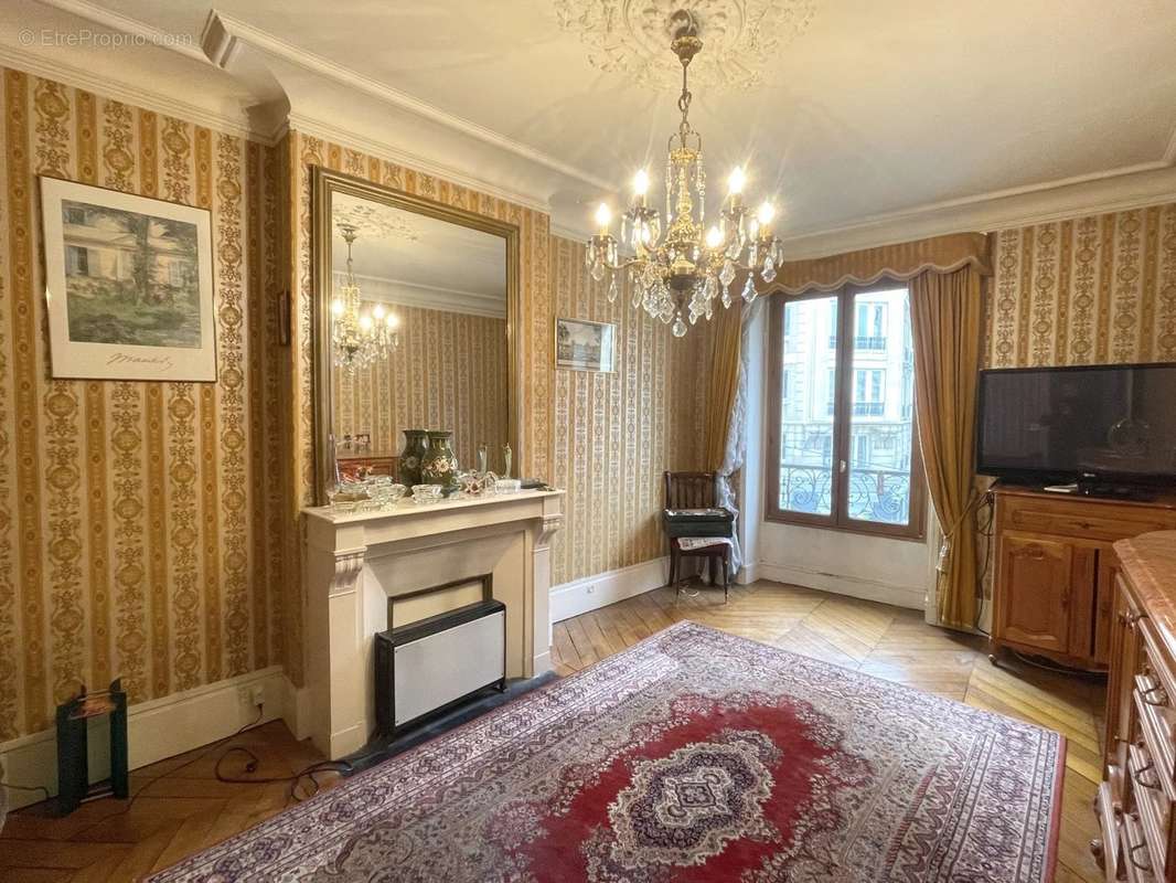 Appartement à PARIS-18E