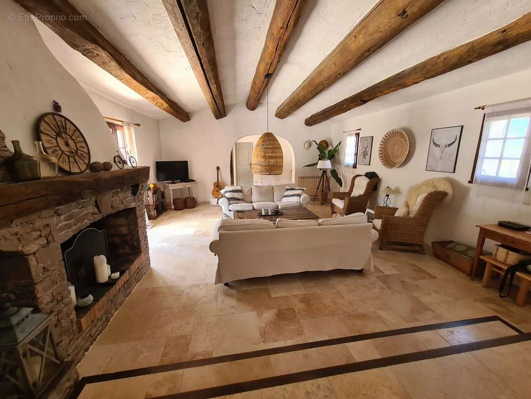 Maison à ROQUEBRUNE-SUR-ARGENS