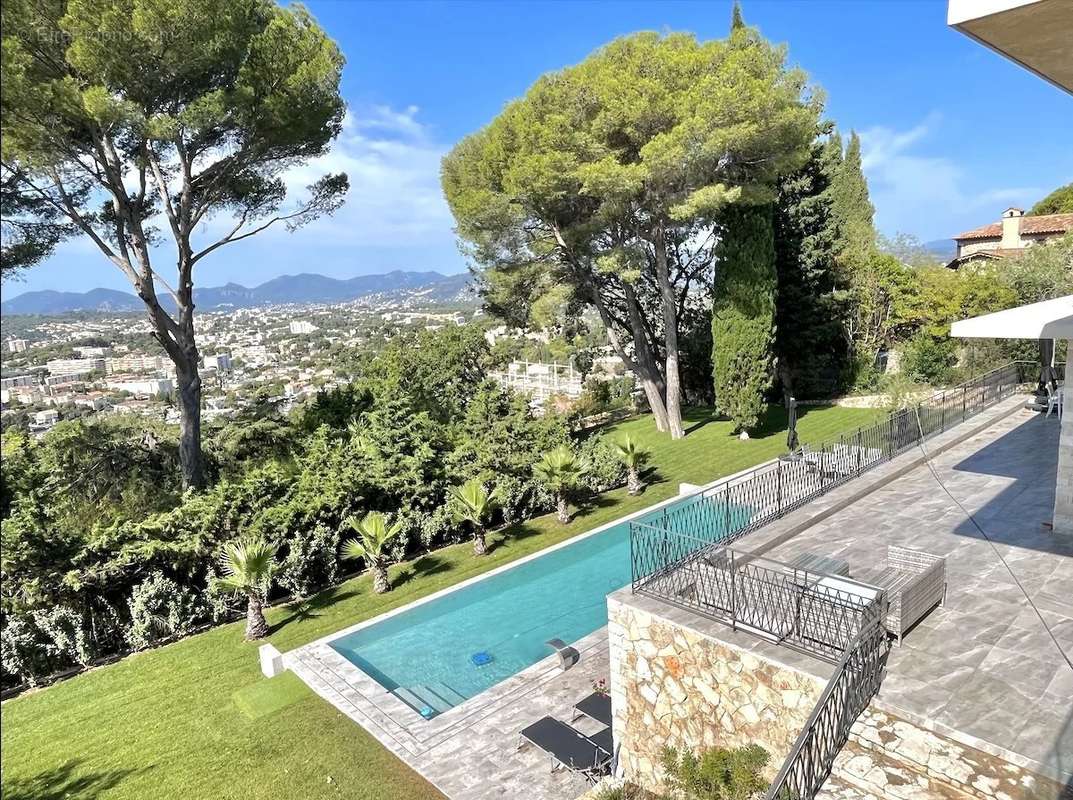 Maison à MOUGINS