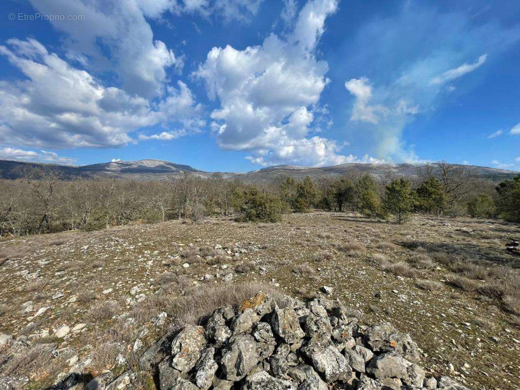 Terrain à SAINT-VALLIER-DE-THIEY