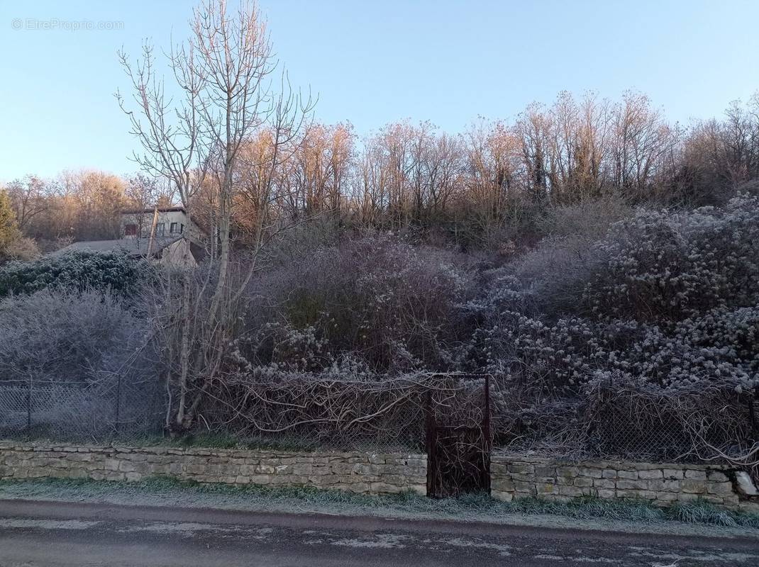 Terrain à MONTBARD