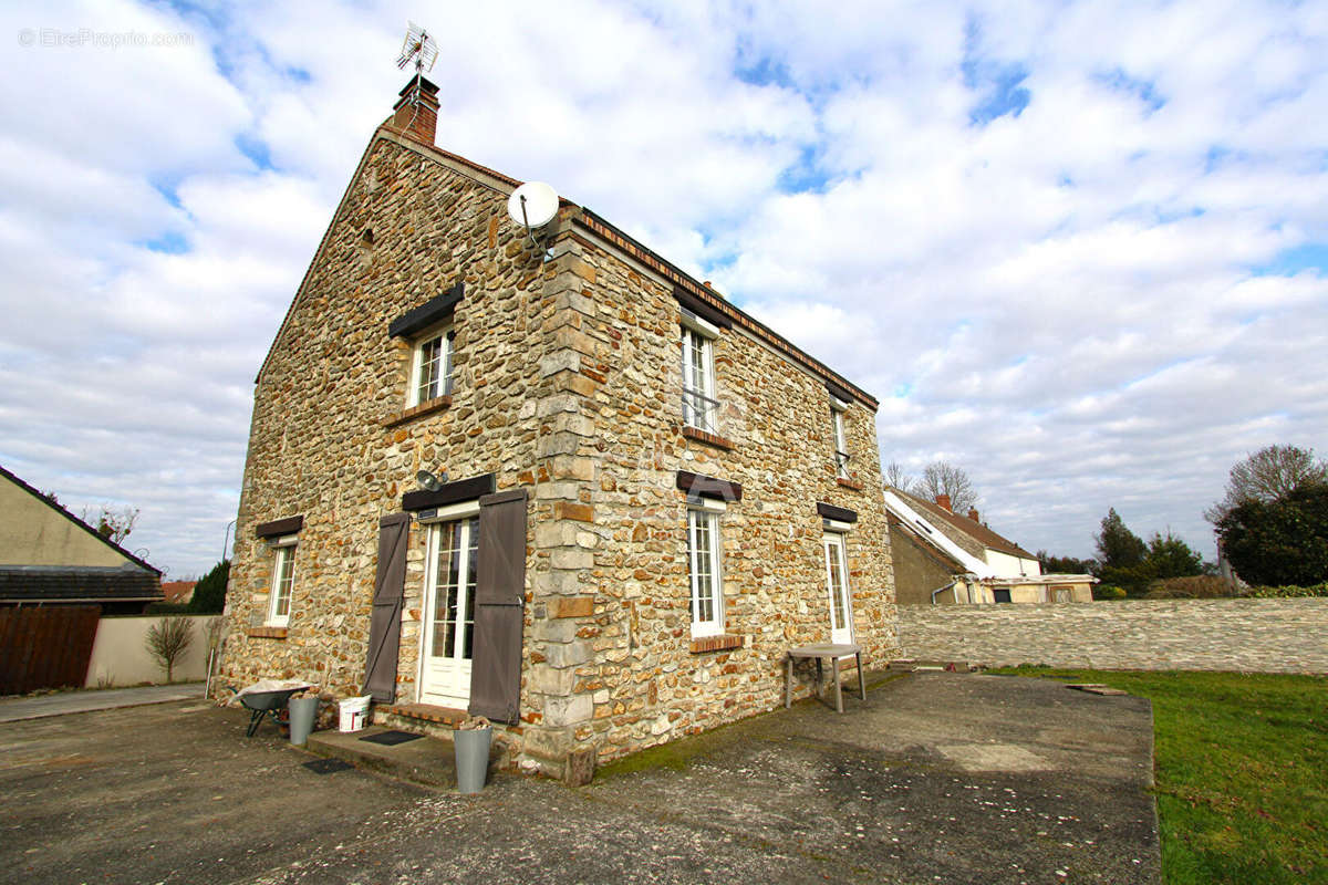 Maison à QUIERS