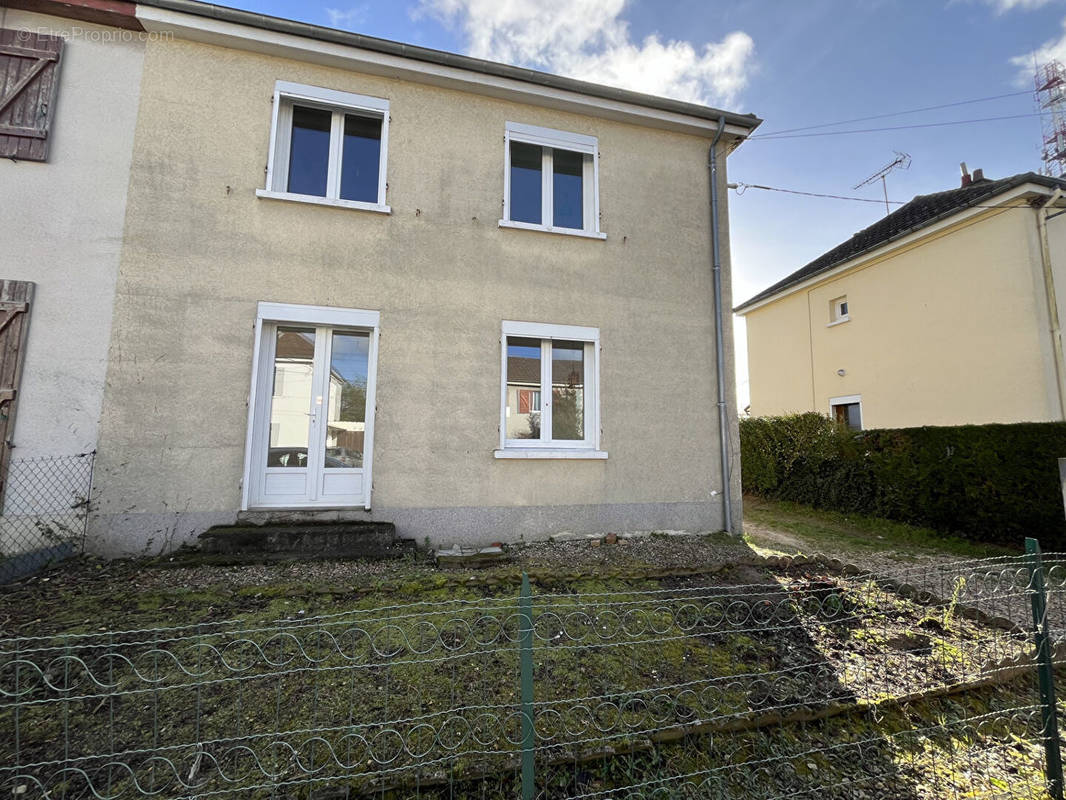 Maison à AUBIGNY-SUR-NERE