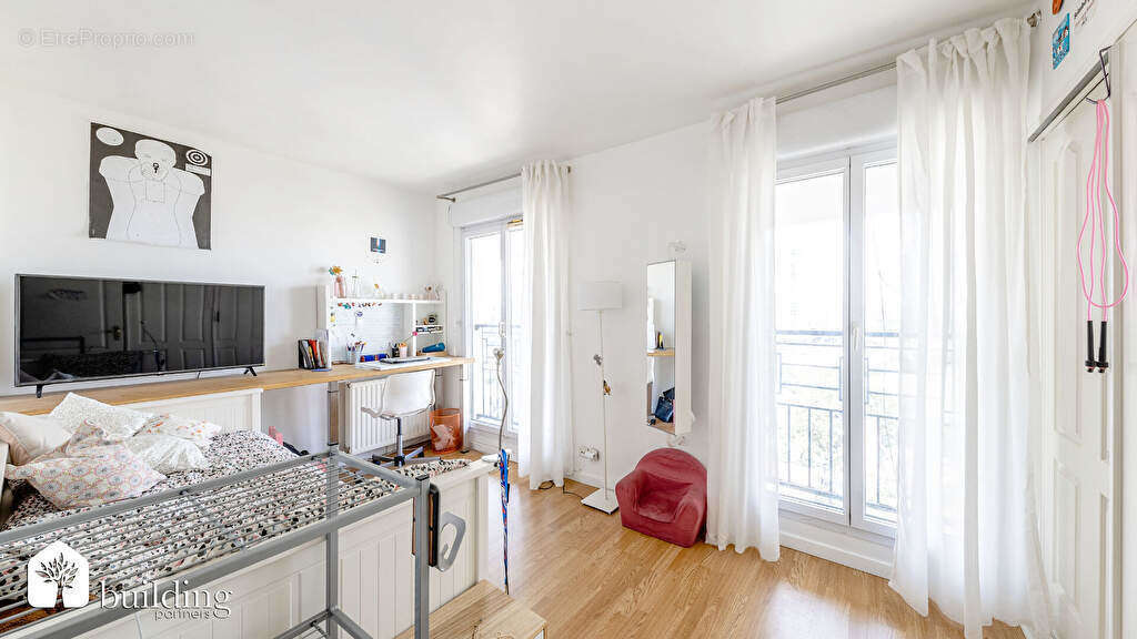 Appartement à COURBEVOIE