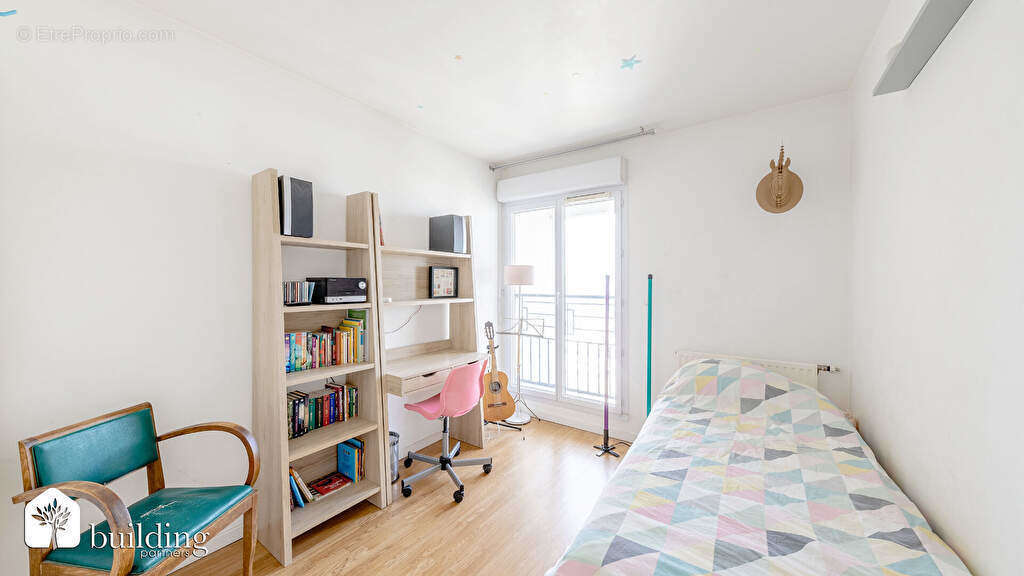 Appartement à COURBEVOIE