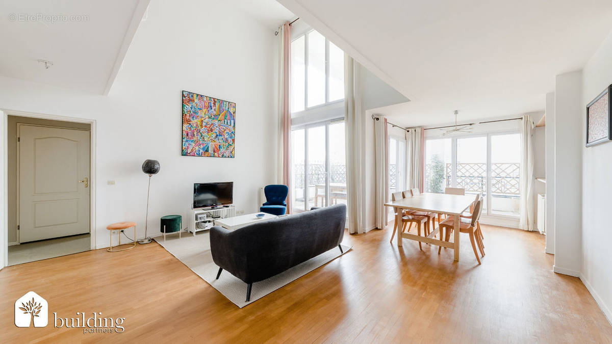 Appartement à COURBEVOIE