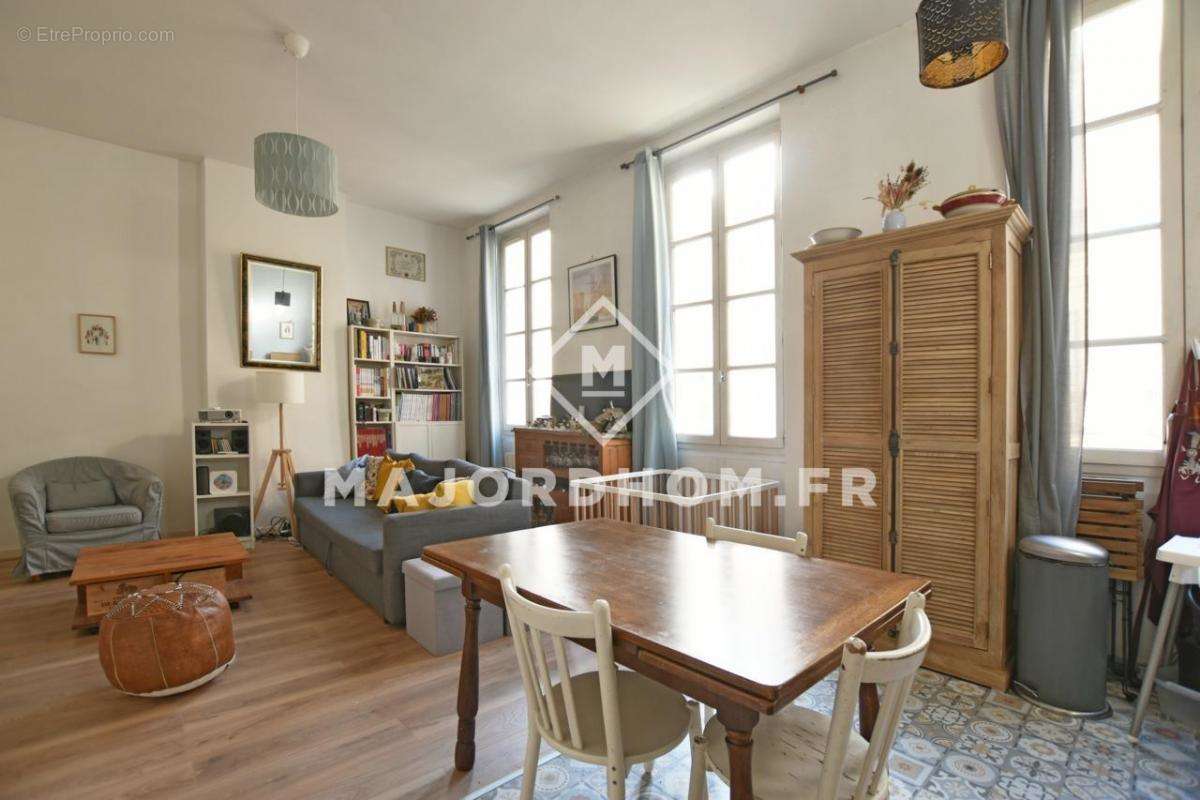 Appartement à MARSEILLE-6E