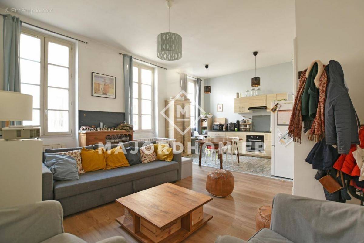 Appartement à MARSEILLE-6E