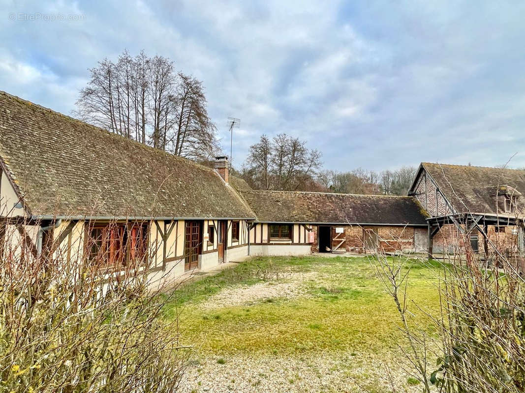 Maison à LE FRESNE