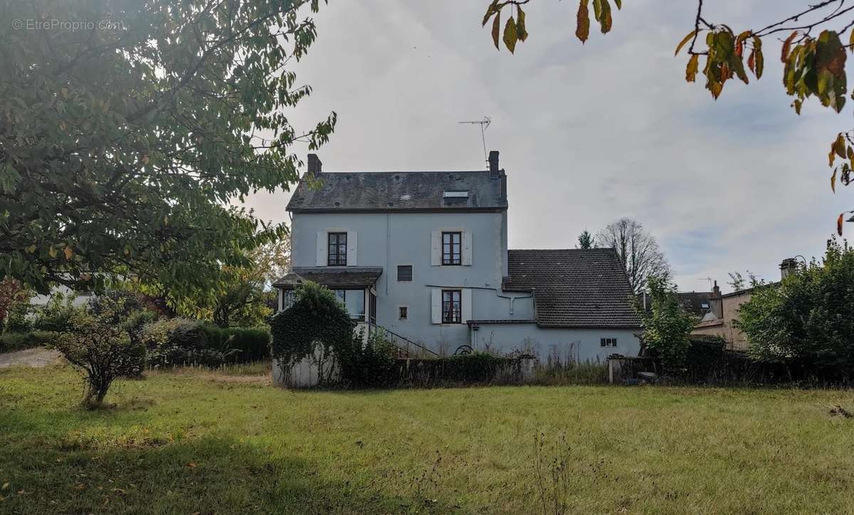 Maison à CERCY-LA-TOUR