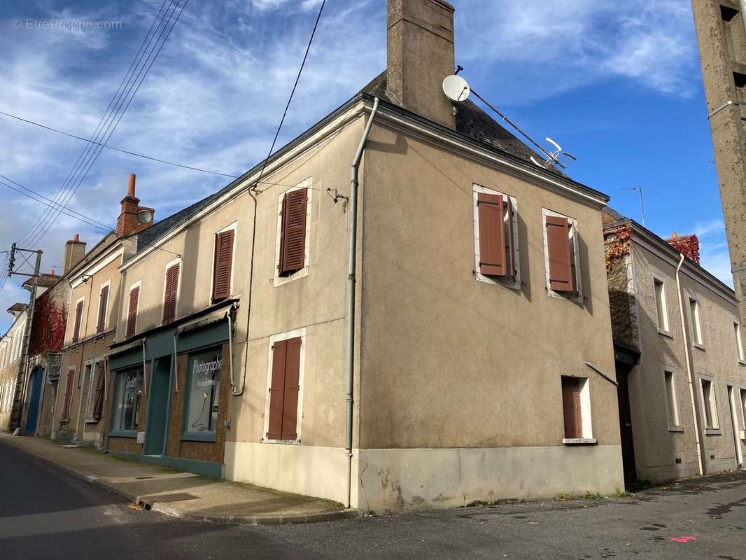 Maison à NEUVY-SAINT-SEPULCHRE