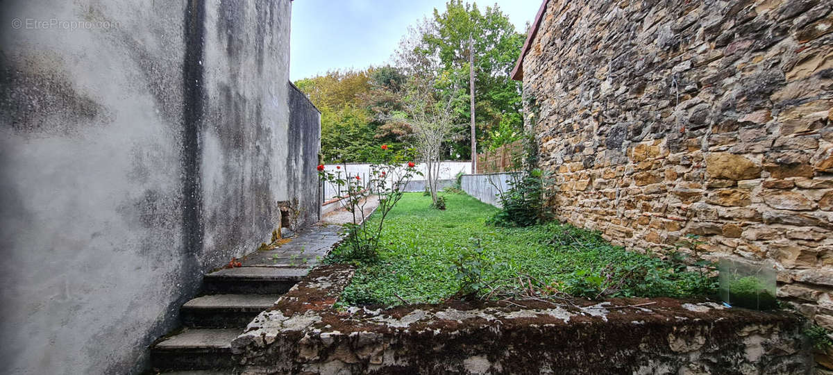 Maison à AMBERIEU-EN-BUGEY