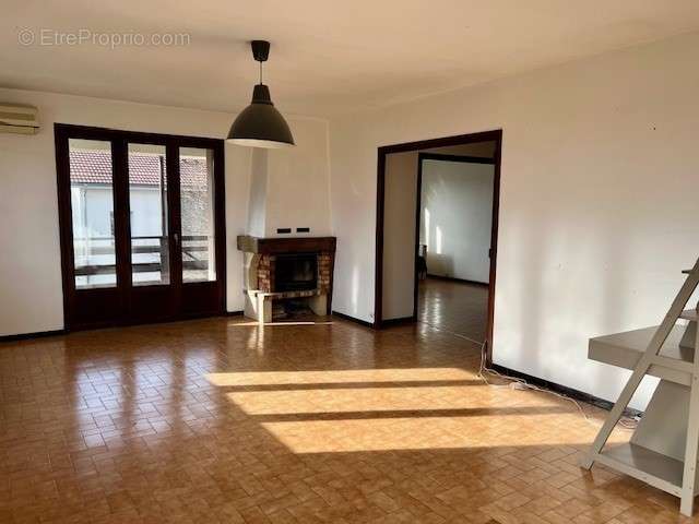   - Appartement à CROLLES