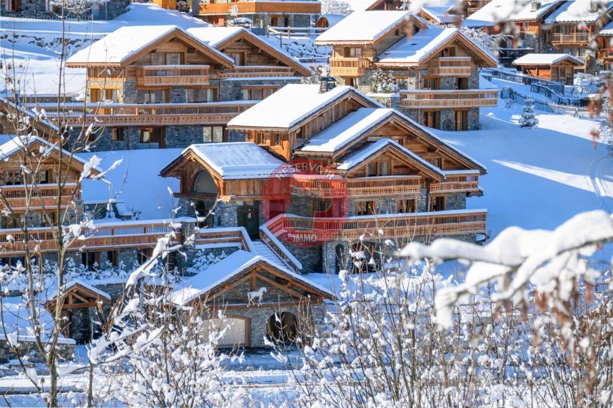 Maison à LES ALLUES