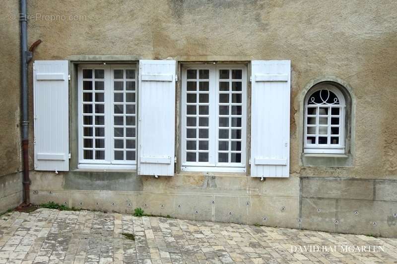 Maison à BONNEUIL-MATOURS