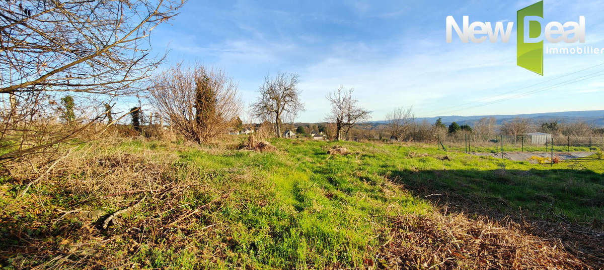 Terrain à DONZENAC