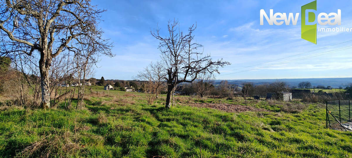 Terrain à DONZENAC