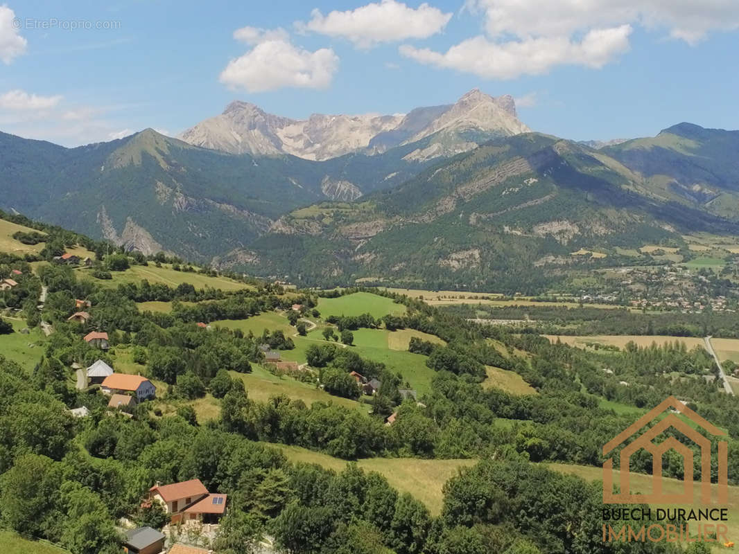 Terrain à MANTEYER