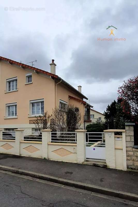 Maison à FRESNES