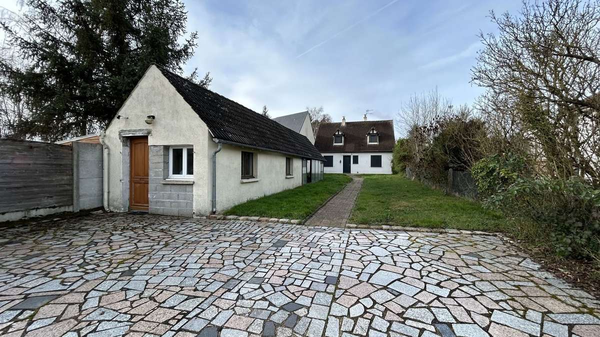 Maison à DONNERY