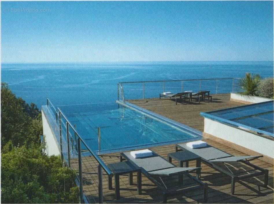 Appartement à ROQUEBRUNE-CAP-MARTIN