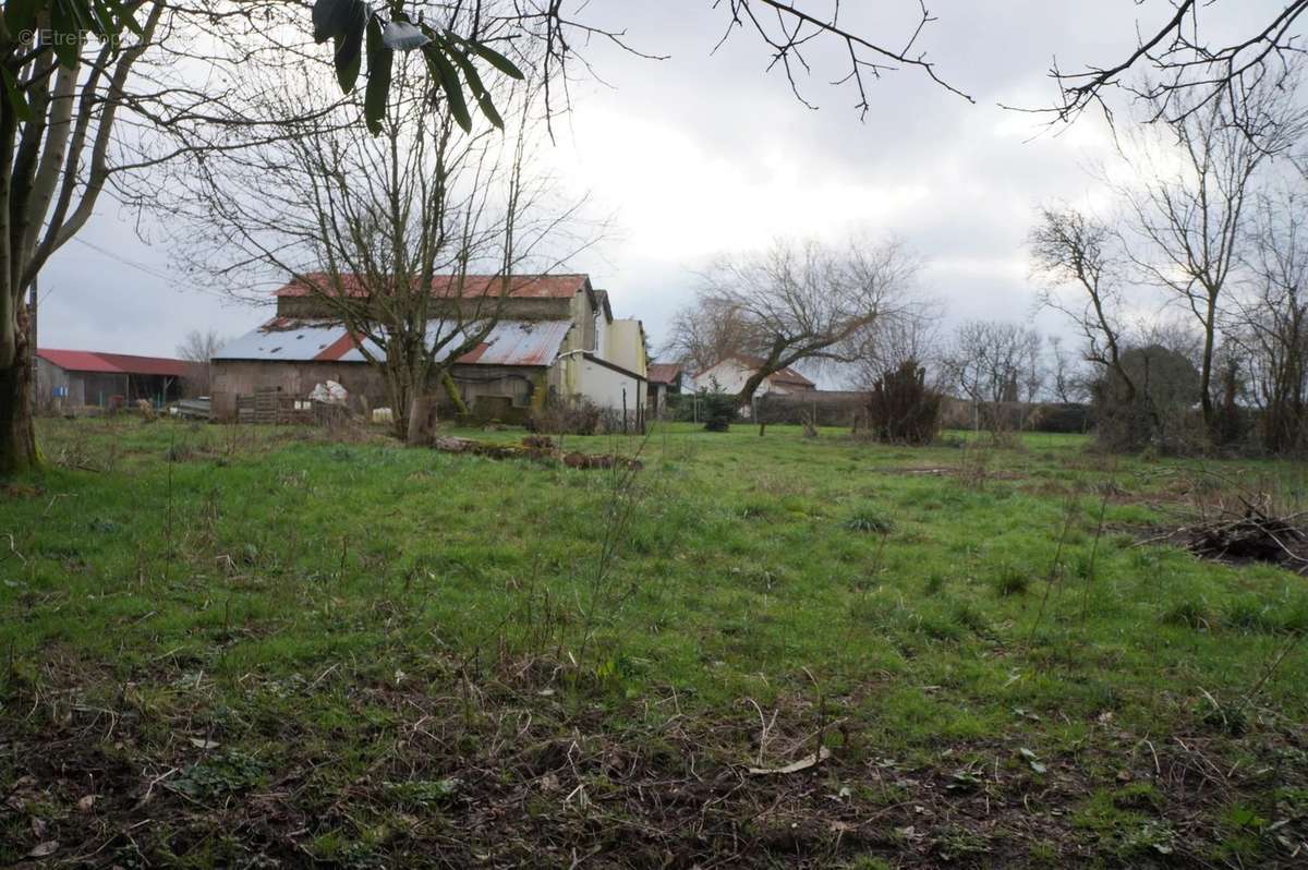 Maison à VERNOUX-EN-GATINE