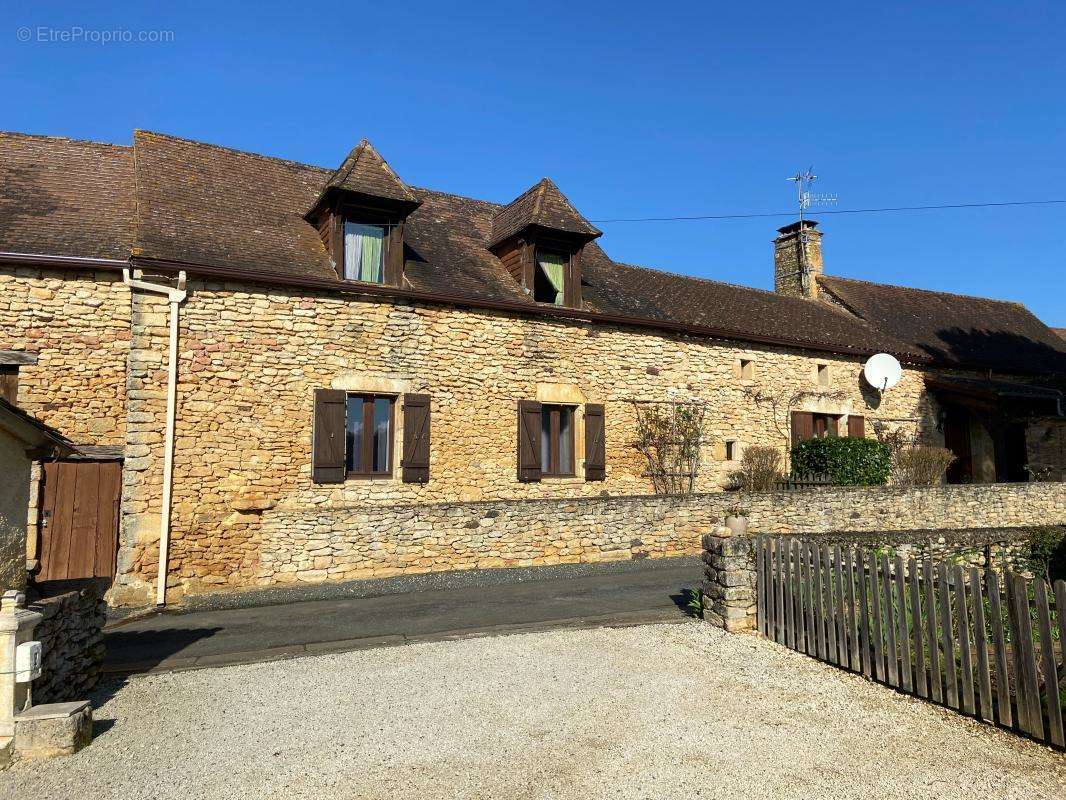 Maison à LE BUISSON-DE-CADOUIN