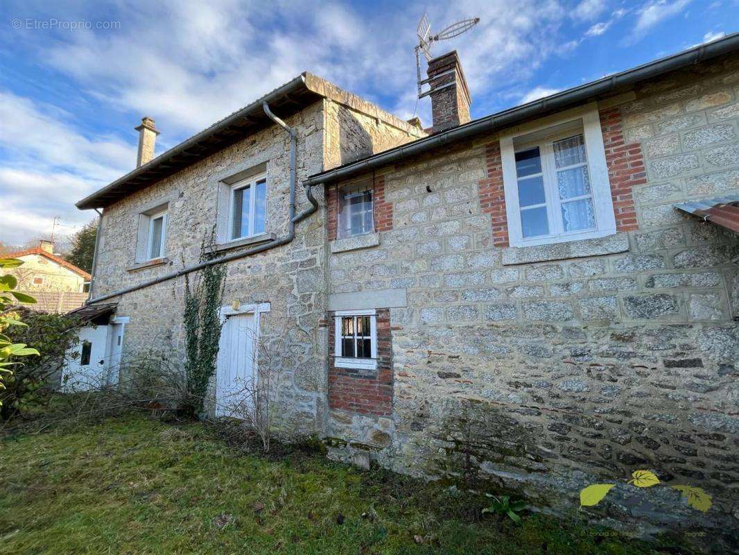 Maison à SAINT-AMAND-JARTOUDEIX