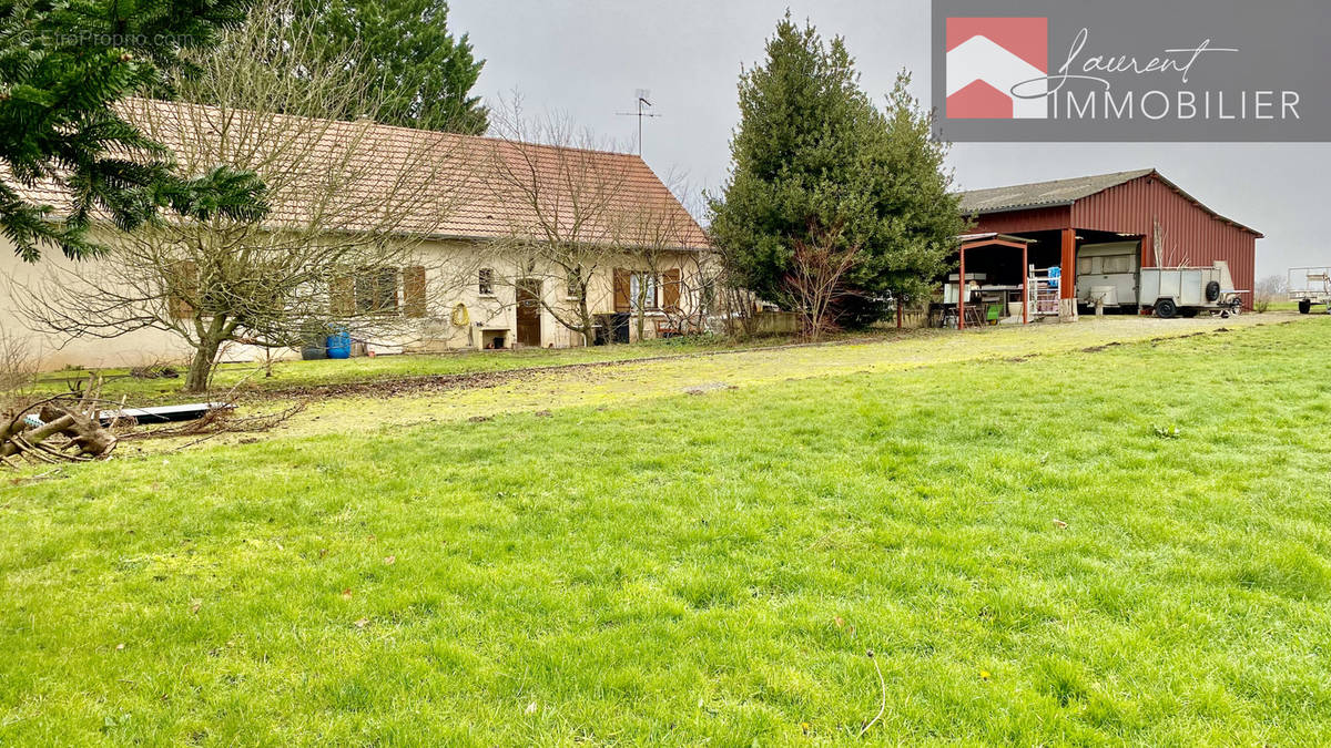 Maison à MONTPONT-EN-BRESSE